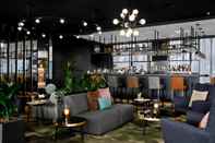 Bar, Cafe and Lounge Renaissance Amsterdam Schiphol Airport Hotel