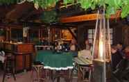 Quầy bar, cafe và phòng lounge 3 Pension Haus Volkesbach