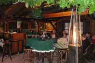 Quầy bar, cafe và phòng lounge Pension Haus Volkesbach