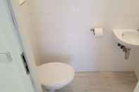 Phòng tắm bên trong Sobieski City Apartment 11