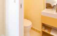 Toilet Kamar 4 1898 Home & Suites