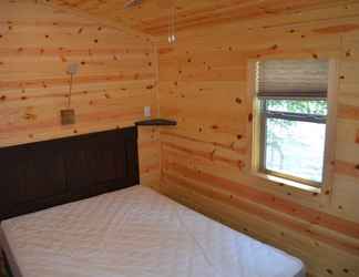 Bedroom 2 Lake Avenue RV Resort