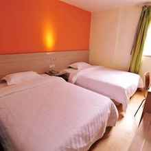 Kamar Tidur 4 7 Days Inn