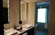 Toilet Kamar 7 The Gate Hotel Tokyo By HULIC