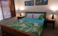 Kamar Tidur 2 Palm Lakeside - Bowen, Whitsundays Wifi Netflix Private Cool Luxury