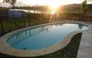 Swimming Pool 7 Palm Lakeside - Bowen, Whitsundays Wifi Netflix Private Cool Luxury