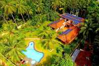 Kolam Renang King Coconut Lodge