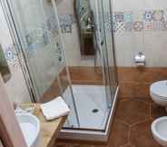 In-room Bathroom 6 Case Vacanze al Duomo