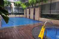 สระว่ายน้ำ Condo Unit near NAIA Terminal 3