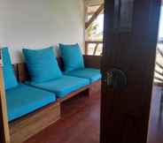 Common Space 2 The Tree House Sumbawa - Hostel