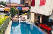 Kolam Renang 2 Real Backpackers Hostel Vang Vieng