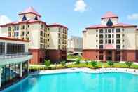 Kolam Renang Rose Land Apartment Hotel