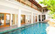 Swimming Pool 2 Apple Villa & Suite Seminyak