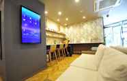 บาร์ คาเฟ่ และเลานจ์ 2 DJ Hostel Ginza