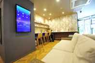 บาร์ คาเฟ่ และเลานจ์ DJ Hostel Ginza