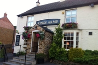 Bên ngoài The Kings Arms