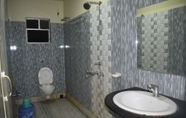 Toilet Kamar 3 Hotel Mamoni Group