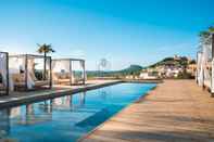 สระว่ายน้ำ Hotel Creu de Tau Art & Spa