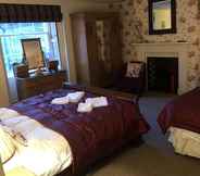 Kamar Tidur 7 The Oakeley Arms Hotel