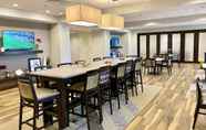 ร้านอาหาร 7 Hampton Inn Cranbury