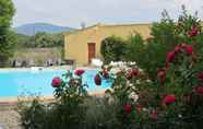 Swimming Pool 2 B&B Les Romarins