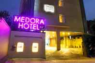 ภายนอกอาคาร Medora Hotel