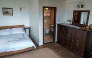 Bedroom 4 Villa Neva Hotel
