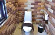 In-room Bathroom 2 Achawalai By PP