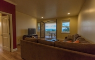 Common Space 4 Oceanfront Vacation Rental