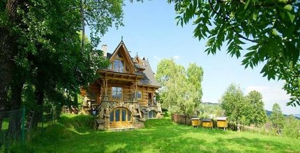 Bên ngoài 4 Willa Turnia