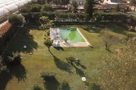 Swimming Pool Villa Savarino