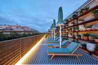 Swimming Pool Radisson Blu 1882 Hotel, Barcelona Sagrada Familia