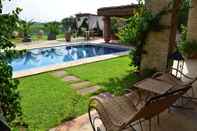 Swimming Pool La Villa