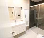 In-room Bathroom 4 Ocean View Apartment - Near Arenales Beach