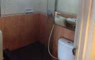 Toilet Kamar 5 Apartment 1, 2 & 3 Bedrooms Thamrin City - Central Jakarta