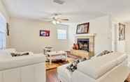 Common Space 2 3BR Pool Home by Tom Well IG - 4204E98A