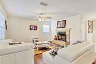 Common Space 3BR Pool Home by Tom Well IG - 4204E98A