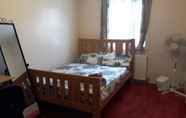 Bedroom 3 House with a garden in Arnos Grove