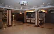 Lobi 5 Niranjana Hotel