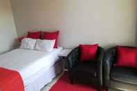 Bedroom Parkview Hotel Room 318