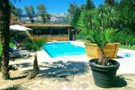 Swimming Pool Casa do Prado Guest House