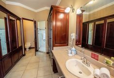 In-room Bathroom 7 Casa de Suenos