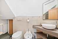 Phòng tắm bên trong Peroni Apartment