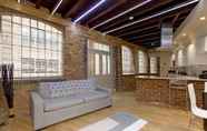 Common Space 5 Luxury Loft Oxford Street with AC