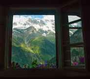Nearby View and Attractions 5 Mountain Hostel Gimmelwald