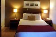 Bedroom Seelys Motel