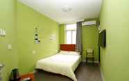 Bedroom 7 Meet int'l Youth Hostel Pichaiyuan