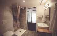 In-room Bathroom 7 La Belle lurette