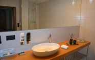 In-room Bathroom 5 Hotel Rajka