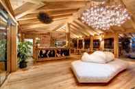 บาร์ คาเฟ่ และเลานจ์ Dolomiti Lodge Alverá